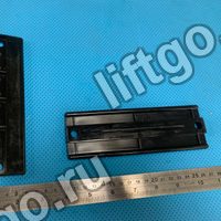  Пластиковая направляющая поручня эскалатора  SIGMA / Xizi OTIS XAA385X, 170*57мм, расстояние между отверстиями 150мм